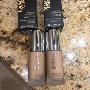 Rodial diamond foundation